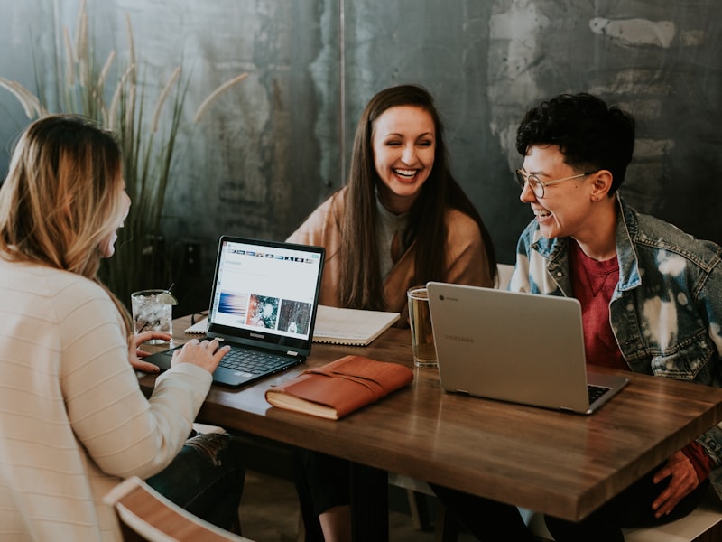 Starters collaborating on a new business